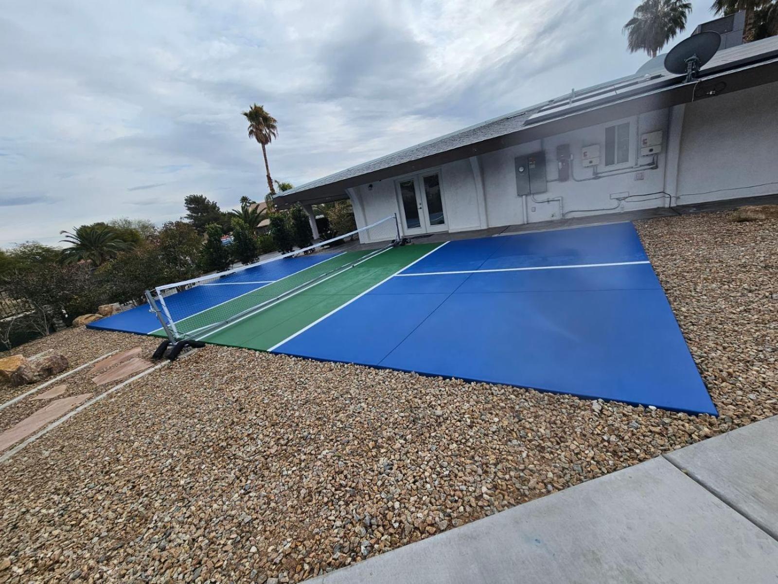 Luxury Villa, With Bonus Pool House, Private Pool, Hot Tub, Rock Water Fall And Slide, Putting Green, Basketball, Shuffle Board, Play Gym, Privately Gated On Circular Driveway. Las Vegas Esterno foto